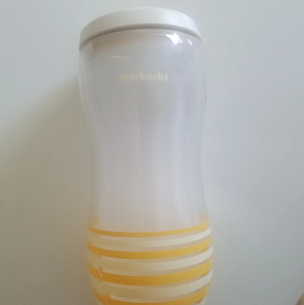 New yellow & white Starbucks 16 0z striped tumbler